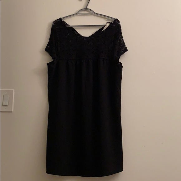 Short black dress - Picture 2 of 4